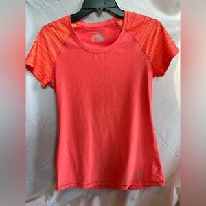 Under Armor Fitted Small Womens short sleeve shirt Heat Gear